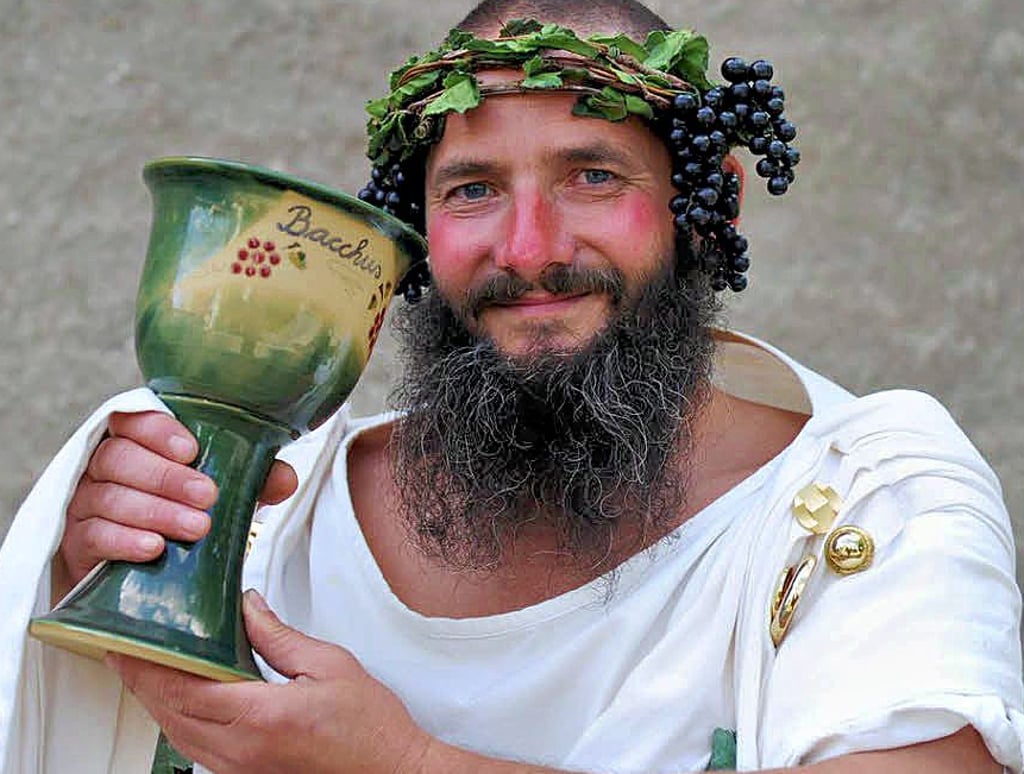 Der Weingott Bacchus ist eine der Paraderollen von Jost Naumann.
