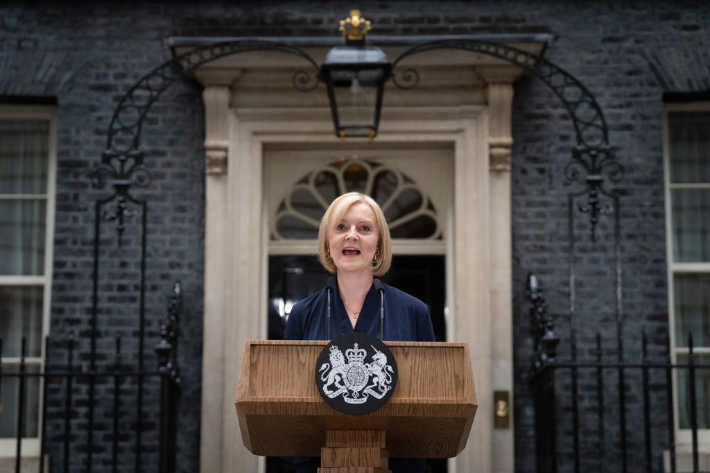 Liz Truss hält als neue Premierministerin von Großbritannien eine Rede vor der Downing Street Nr. 10.