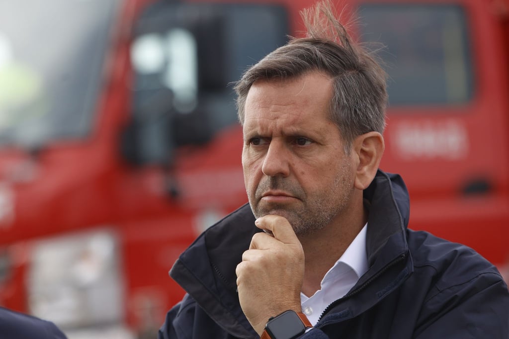 Niedersachsens Umweltminister Olaf Lies (SPD) informiert sich über den Waldbrand am Brocken.