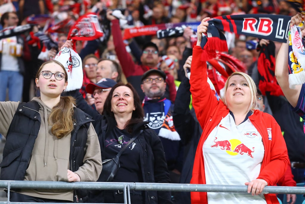 Fans von RB Leipzig im Stadion.