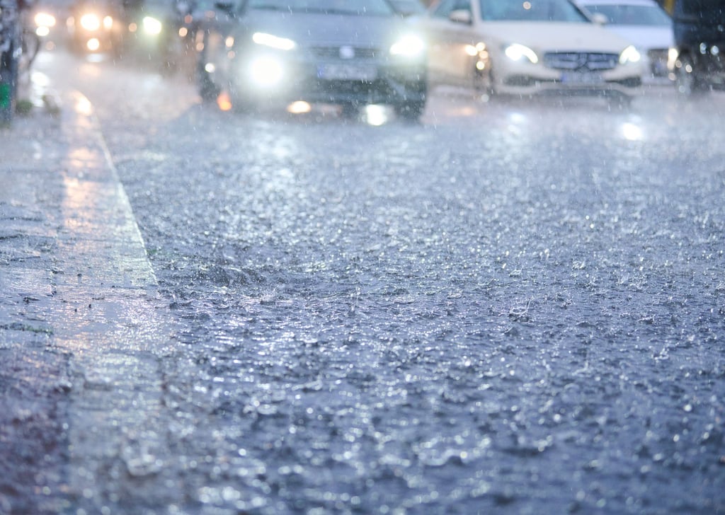 In Nordrhein-Westfalen, Hessen, Rheinland-Pfalz und Niedersachsen soll es starke Unwetter geben.