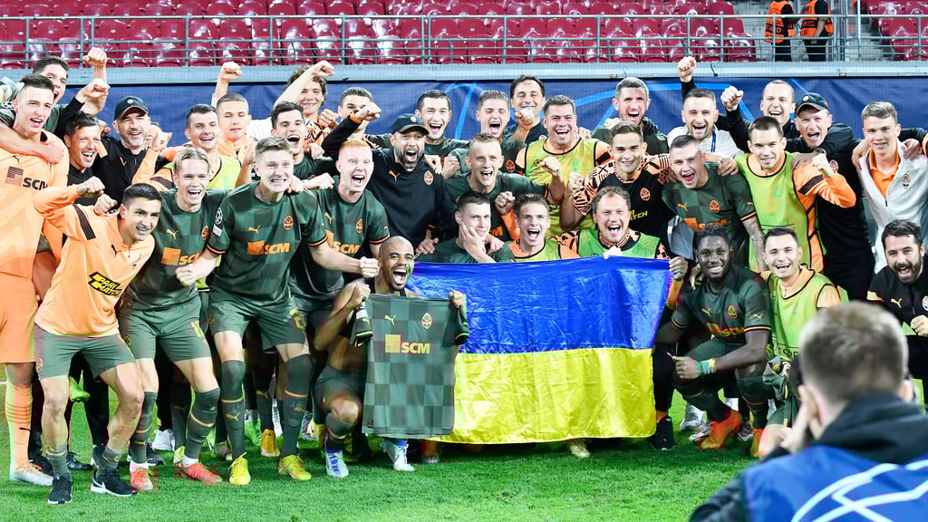 „Das sind Emotionen, die wir nie in unserem Leben vergessen werden”: Schachtjor Donezk nach dem 4:1 bei RB Leipzig.