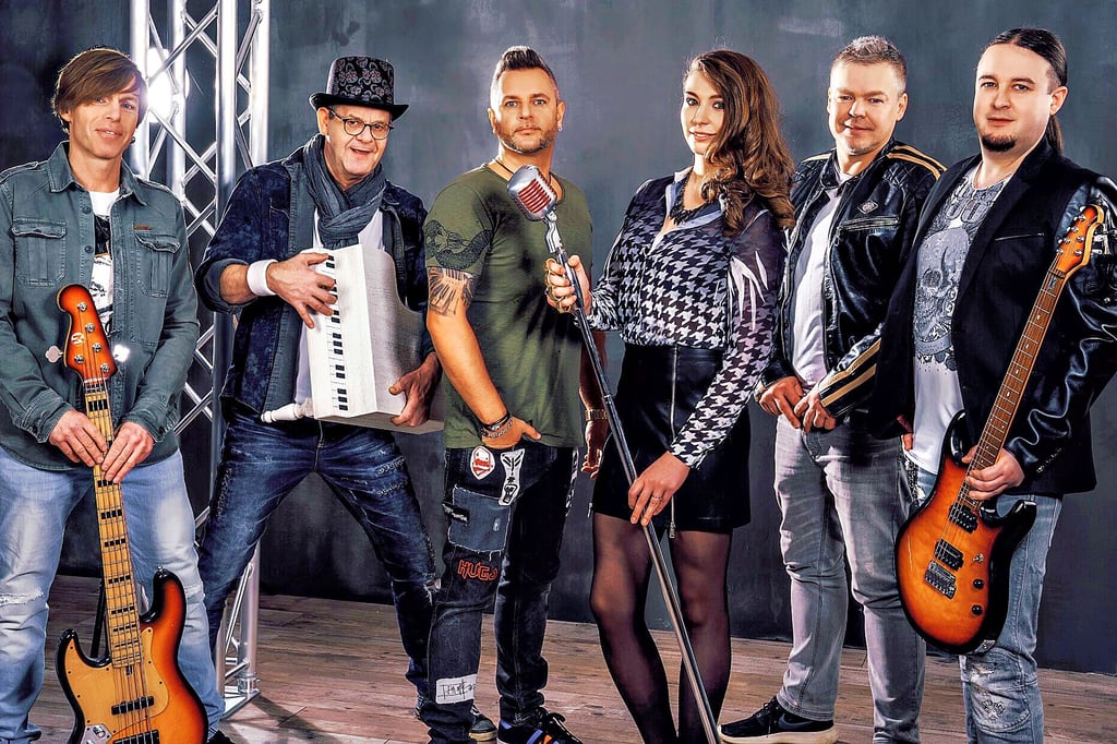 Die Band „Atemlos“ spielt am Samstag bei der Open-Air-Party im Bernburger Schlosshof.
