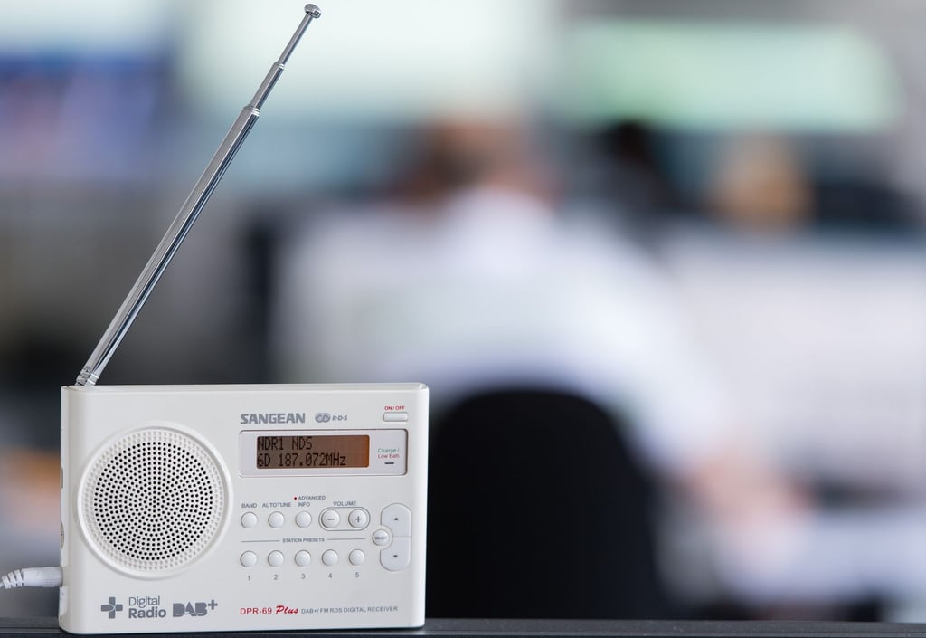 Der Anstieg der Empfänger mit DAB+ oder Internet-Radio wird unter anderem durch die Digitalradiopflicht im Auto begünstigt. Klassisches UKW wird aber weiter am häufigsten genutzt.