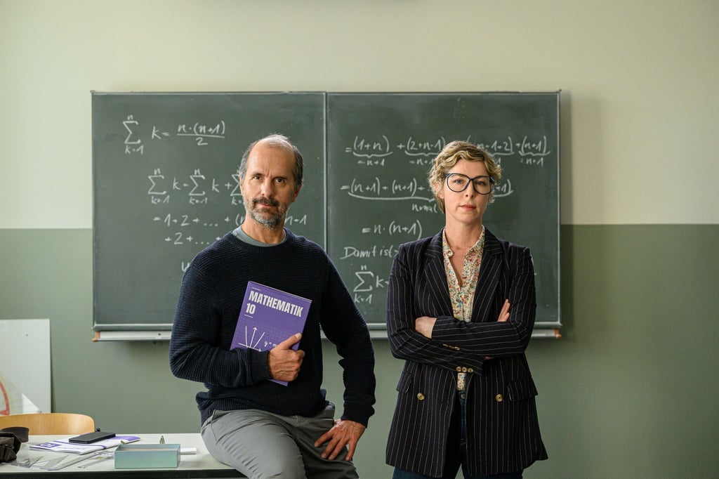 Lehrer als Quereinsteiger: Richard Glossat (Christoph Maria Herbst) muss sich auch neben seiner Noch-Ehefrau Anke (Brigitte Zeh) als Kollege beweisen.