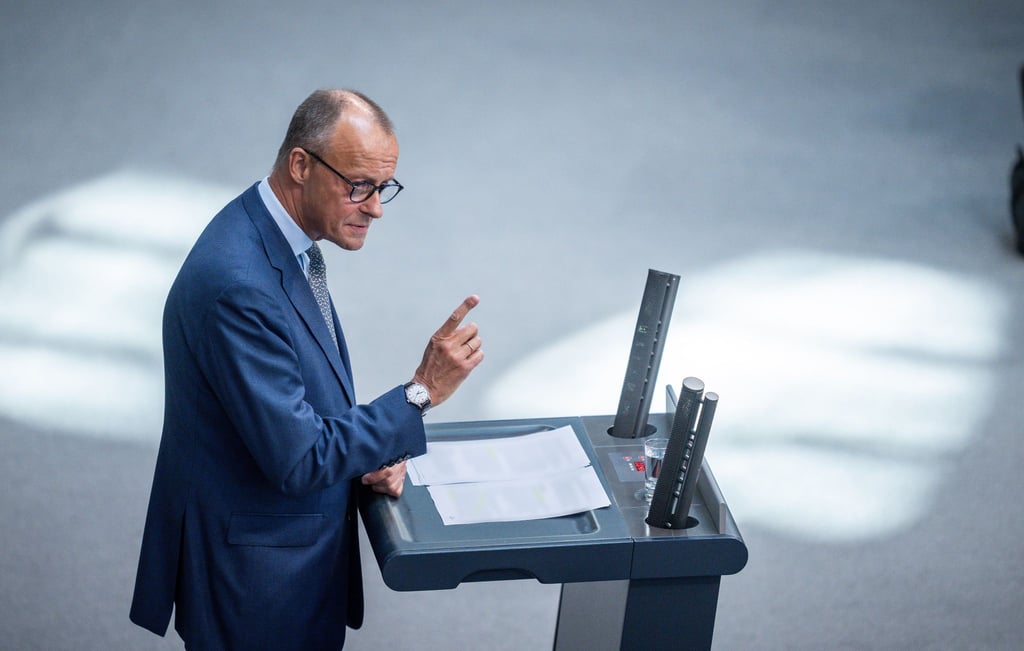 CDU-Chef Friedrich Merz spricht im Bundestag.