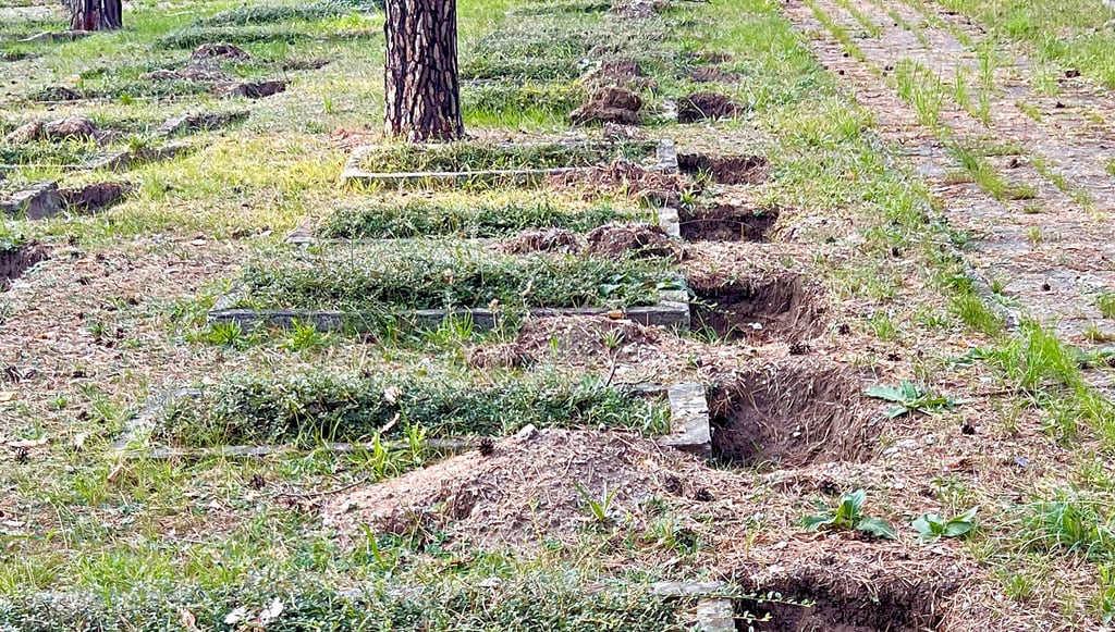 Die Grabsteine am sowjetischen Ehrenfriedhof in Roßlau sind weg. Das zuständige Landesverwaltungsamt hat die Arbeiten nicht an die große Glocke hängen wollen - aus Angst vor Vandalismus.