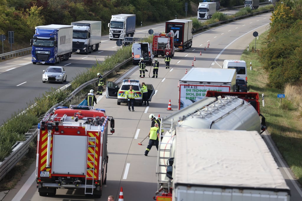 A38 Merseburg-Süd Richtung Göttingen Kleintransporter und Pkw