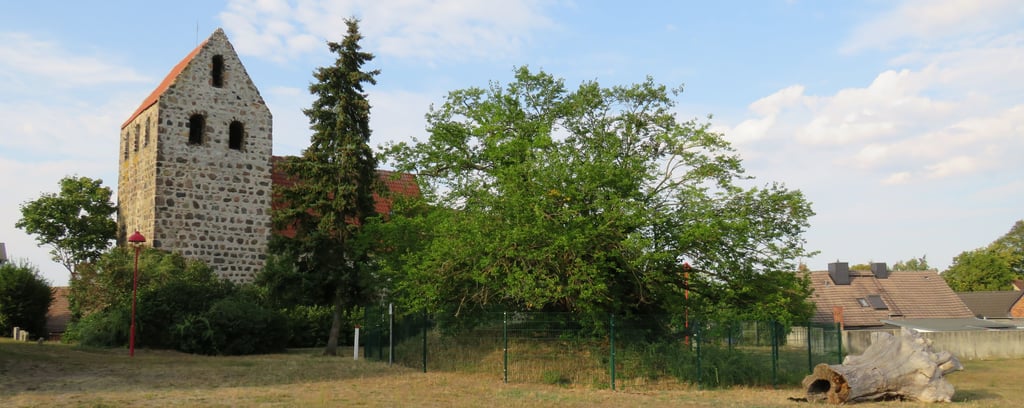 Zum Maulbeerbaumfest ist nach Schermen auf den Dorfplatz geladen.