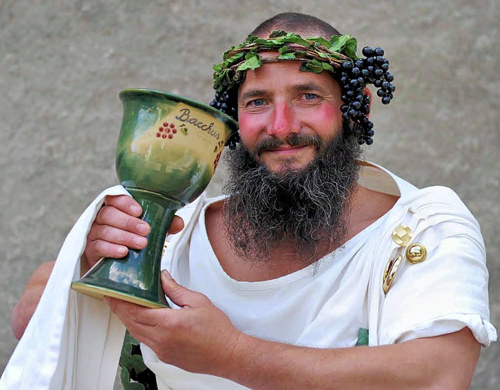 Der Weingott Bacchus ist eine der Paraderollen von Jost Naumann.