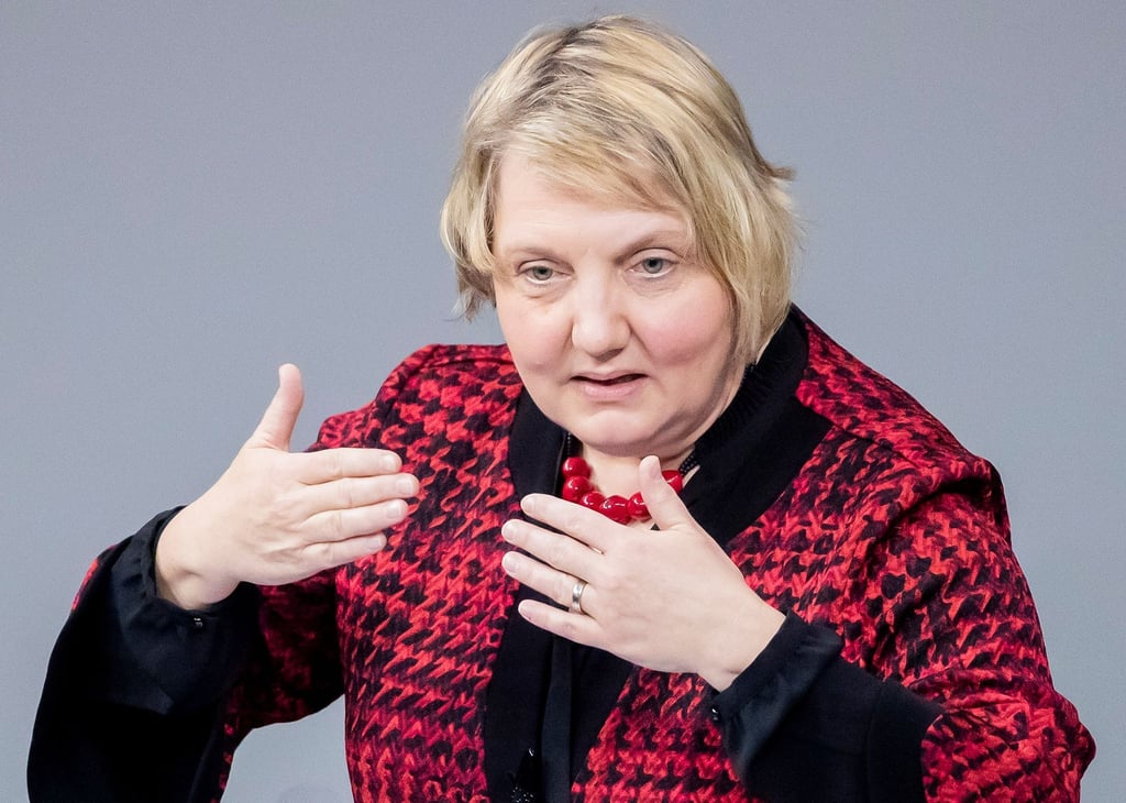 Katja Mast (SPD), Mitglied des Deutschen Bundestages, spricht.