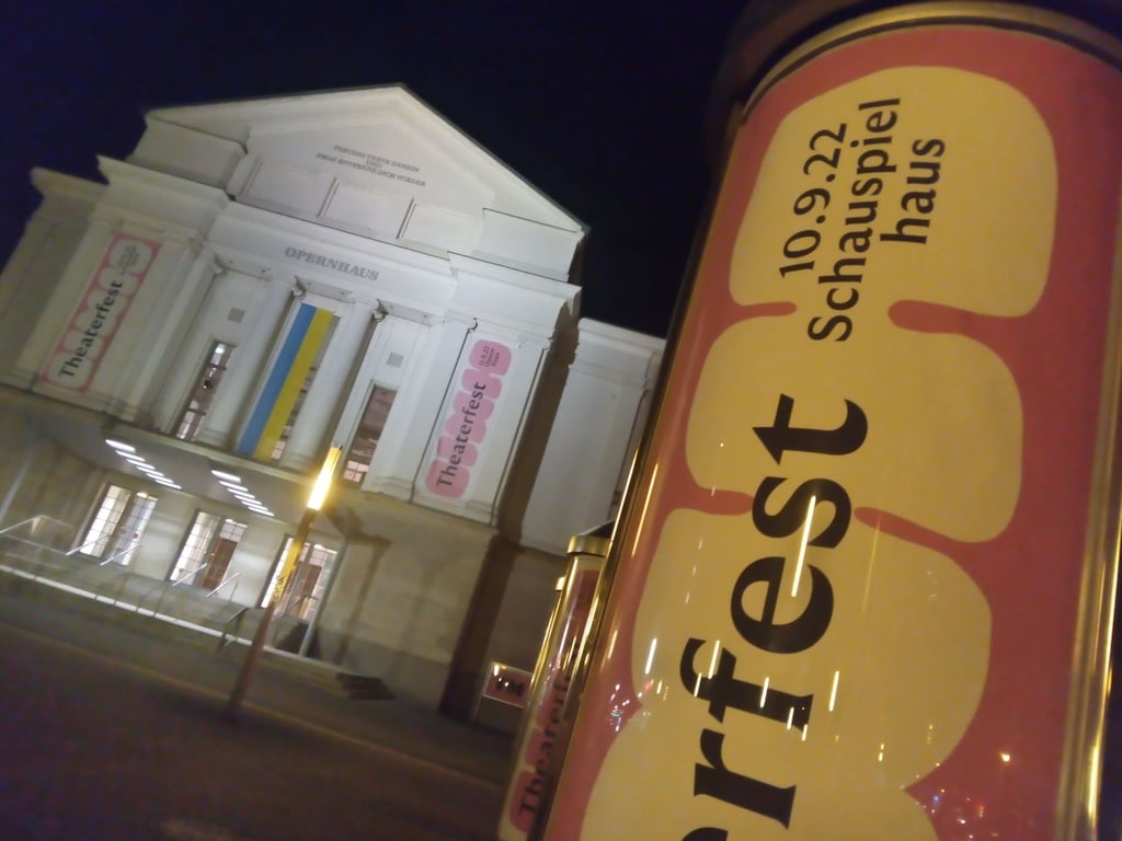 Im Openhaus und im schauspielhaus wird in Magdeburg der Beginn der neuen Spielzeit gefeiert.