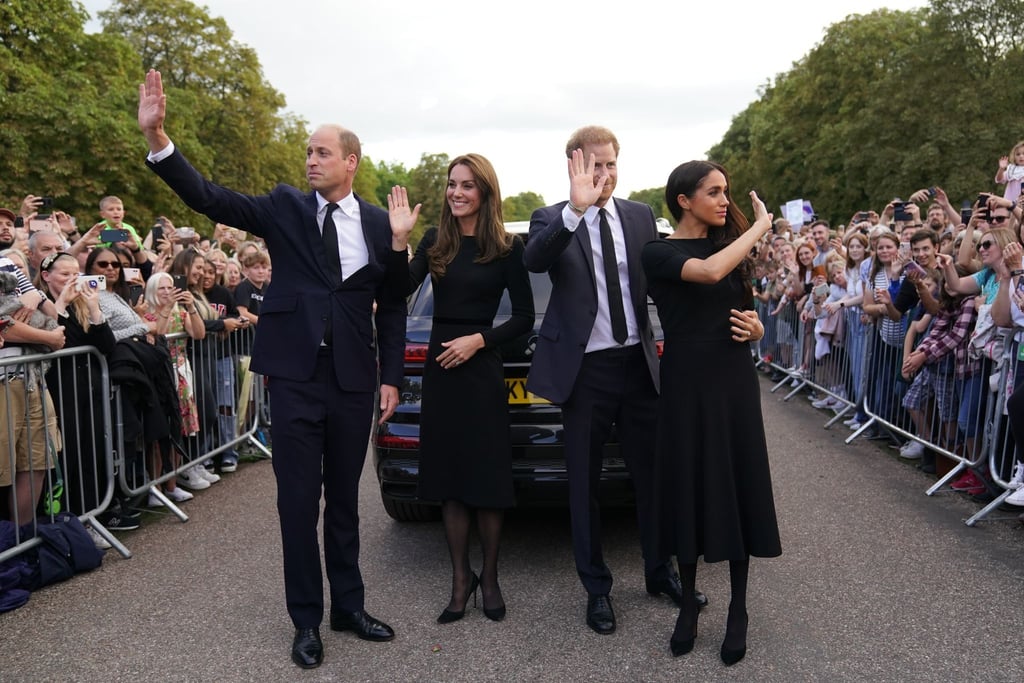 Das erste Mal seit dem Tod der Queen Elizabeth II. zeigen sich William, Harry und ihre Ehefrauen in der Öffentlichkeit.