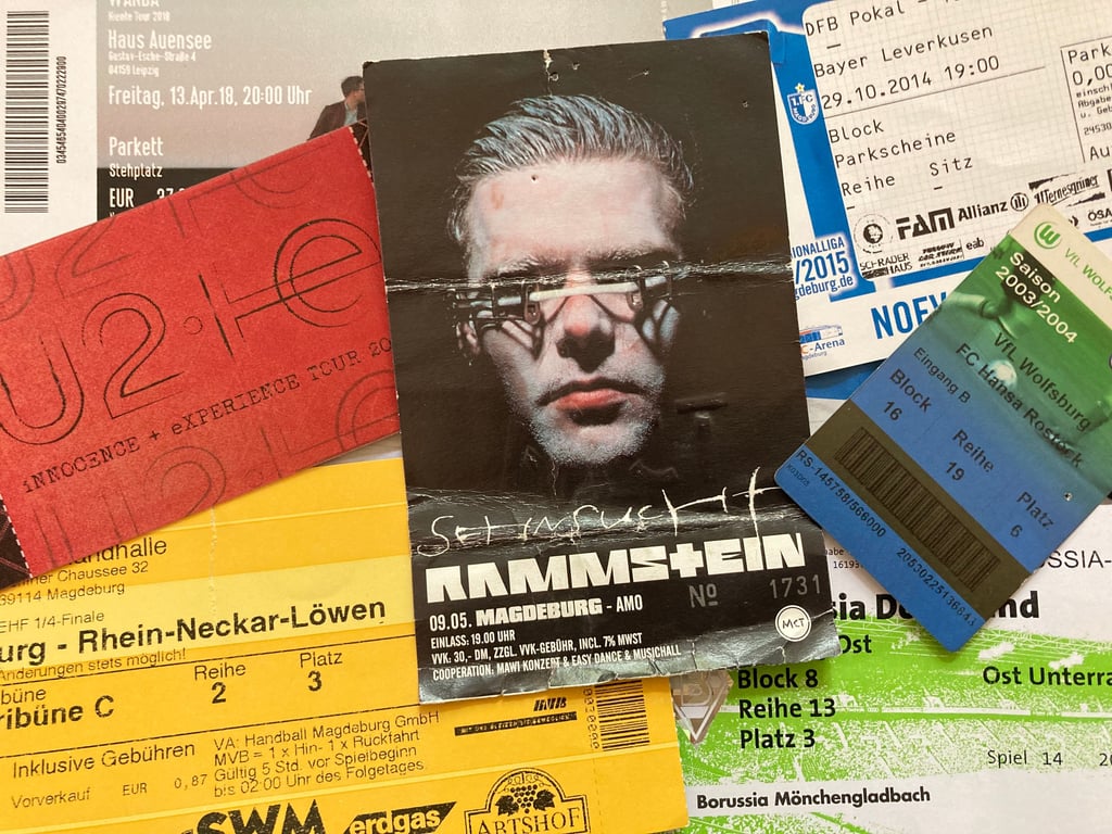 Im Stile der ikonischen Album-Cover vom Album "Sehnsucht" waren die Eintrittskarten für das Rammstein-Konzert im Amo Magdeburg gehalten.
