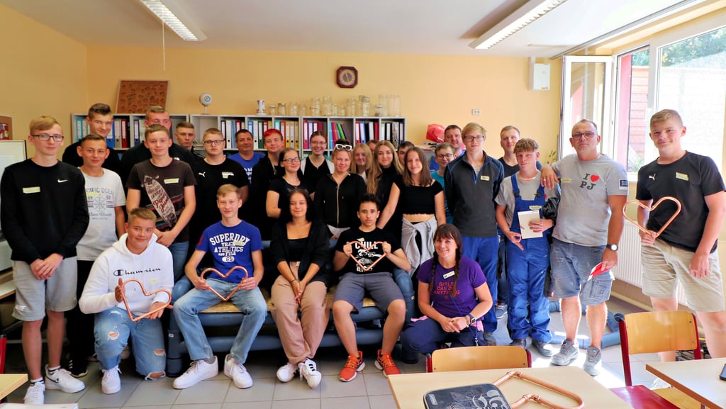 Die Schüler der Klasse 9 der Sekundarschule LebenLernen Schneidlingen erlebten eine interesssante Handwerker-Livestunde und lernten dabei einen interessanten Beruf kennen.