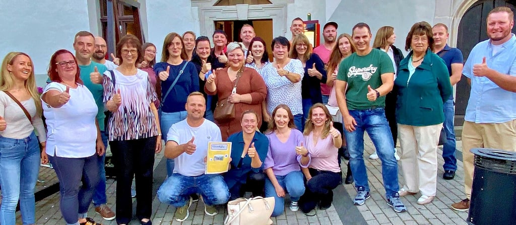 Wiedersehen nach 20 Jahren: Die ehemaligen Schüler der Sekundarschule Gerbstedt.