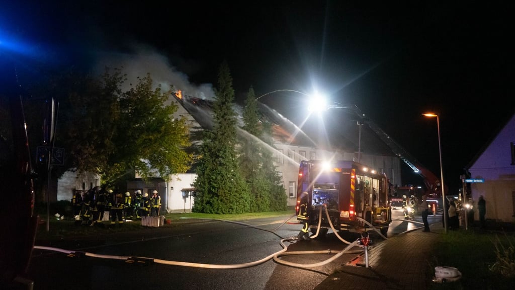 Die alte Weberei in Pouch war am Mittwoch voriger Woche in Brand geraten.