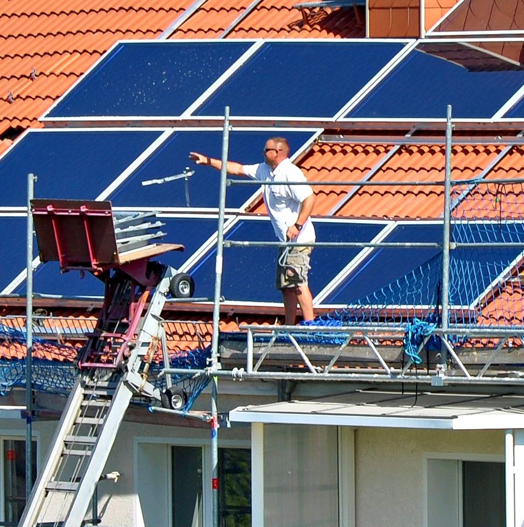 2008 hat die Wohnungsbaugenossenschaft Halberstadt den Weg zur Nutzung regenerativer Energie eingeschlagen. Seit dem werden die Wohnhäuser nach und nach mit Solar- und Solarthermie-Anlagen ausgerüstet.