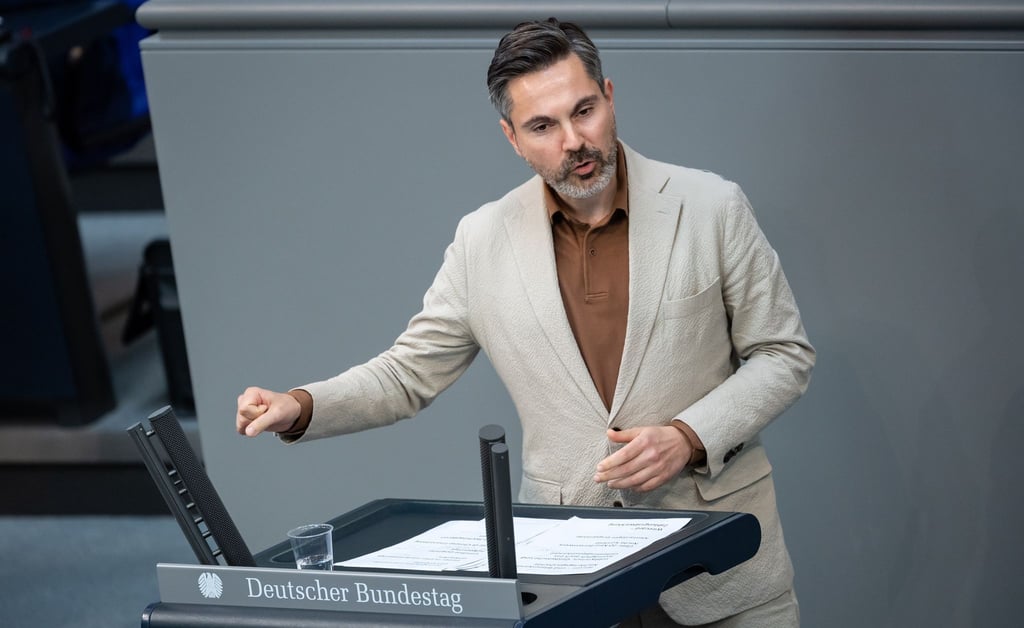 Linkenpolitiker Fabio De Masi in der Bundestagsdebatte über den Schlussbericht des Wirecard-Untersuchungsausschusses.