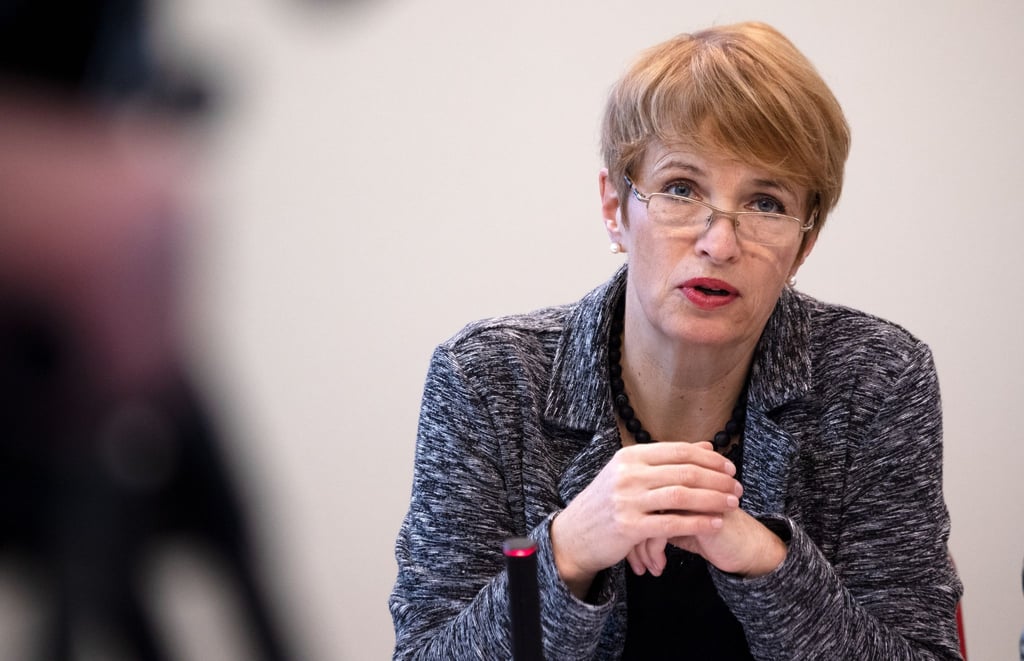 Martina Münch (SPD), ehemalige Wissenschaftsministerin, spricht während einer Pressekonferenz.