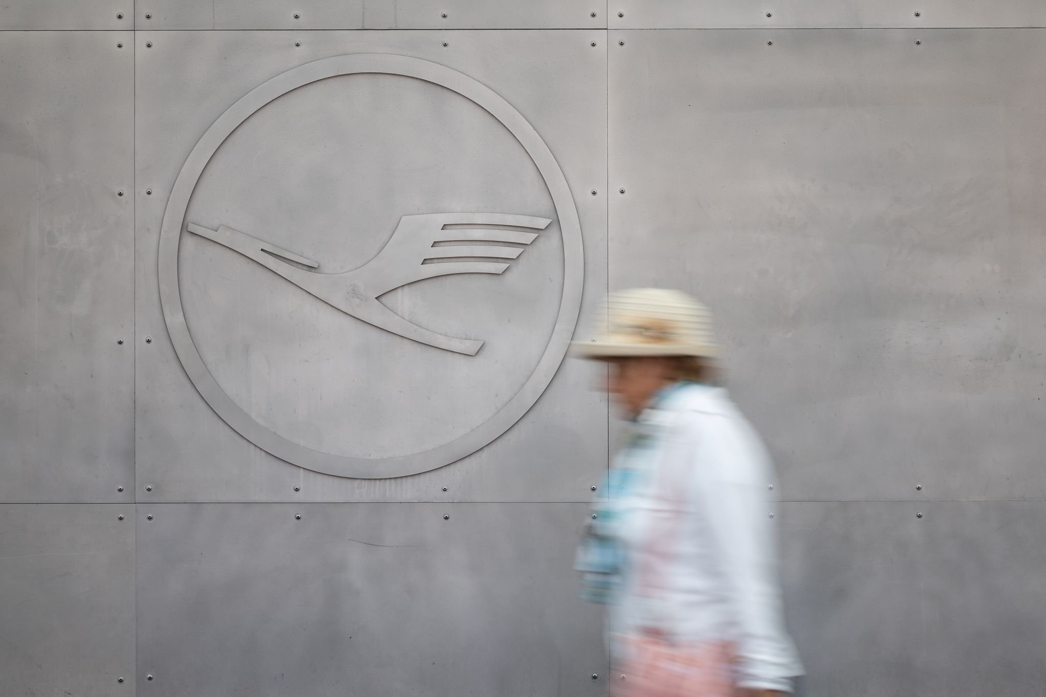 Luftverkehr: Bund steigt bei Lufthansa aus - Aktienkurs sinkt