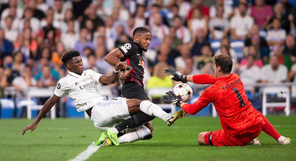 Fast das 1:0 für RB: Real-Keeper Courtois rettet gegen Leipzigs Nkunku