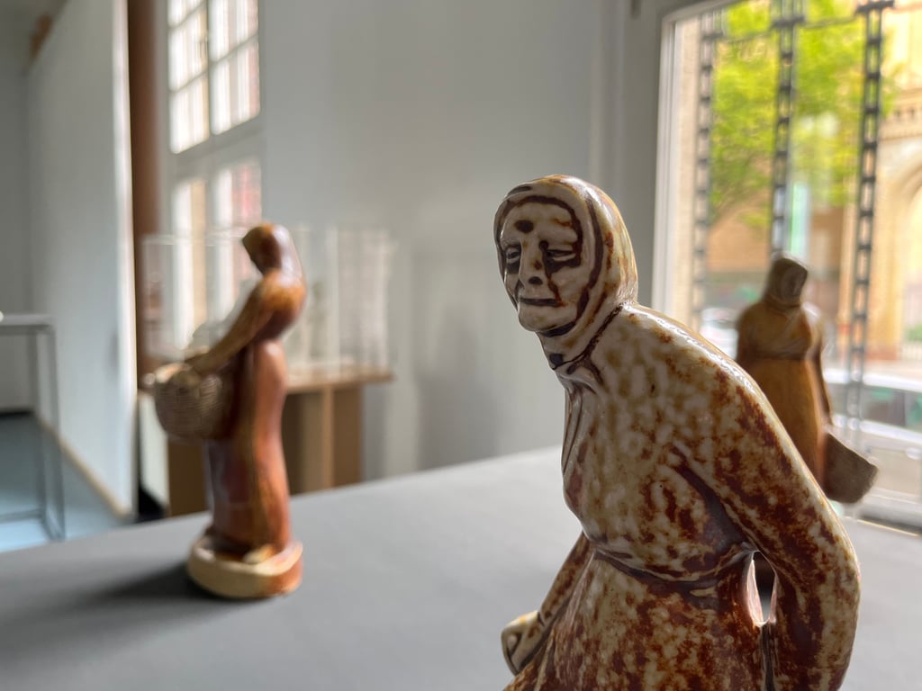 Skulpturen von Wewerka werden im Magdeburger Forum Gestaltung gezeigt.