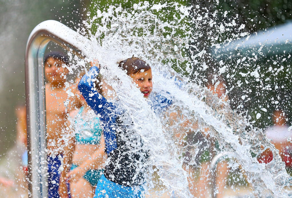 Durch die heißen Temperaturen in diesem Sommer hat es viele Menschen ins Freibad gezogen. Querfurt etwa verzeichnete 4.400 Badegäste.