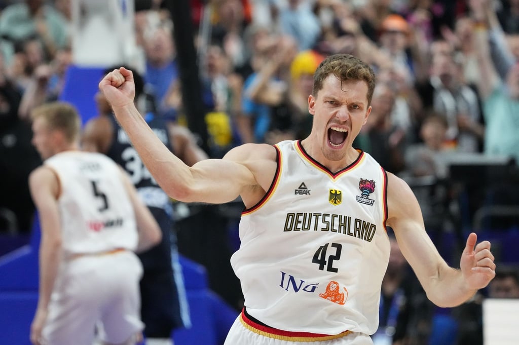 Auch Andreas Obst freut sich über den deutlichen Sieg seines Teams.