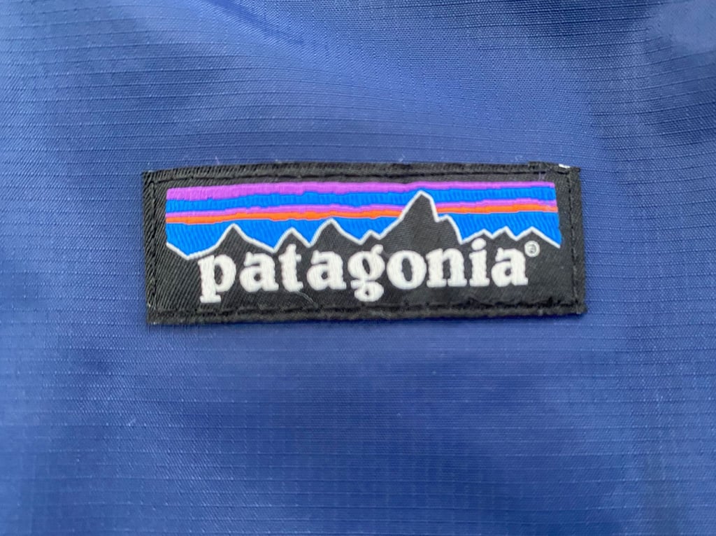 Das Logo der Firma Patagonia - alle Gewinne, die nicht wieder ins Unternehmen investiert werden, sollen künftig dem Kampf gegen den Klimawandel zugute kommen.