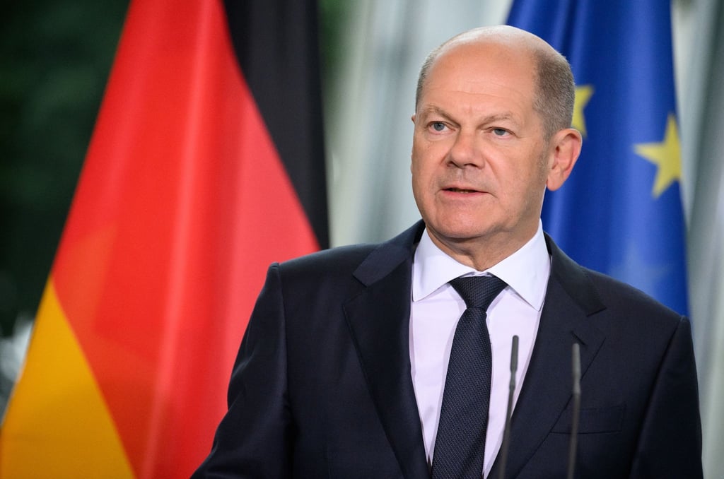 Der Kanzler betonte in diesen Zeiten die Wichtigkeit der gebündelten Kräfte von Wirtschaft, Gewerkschaften und Staat.