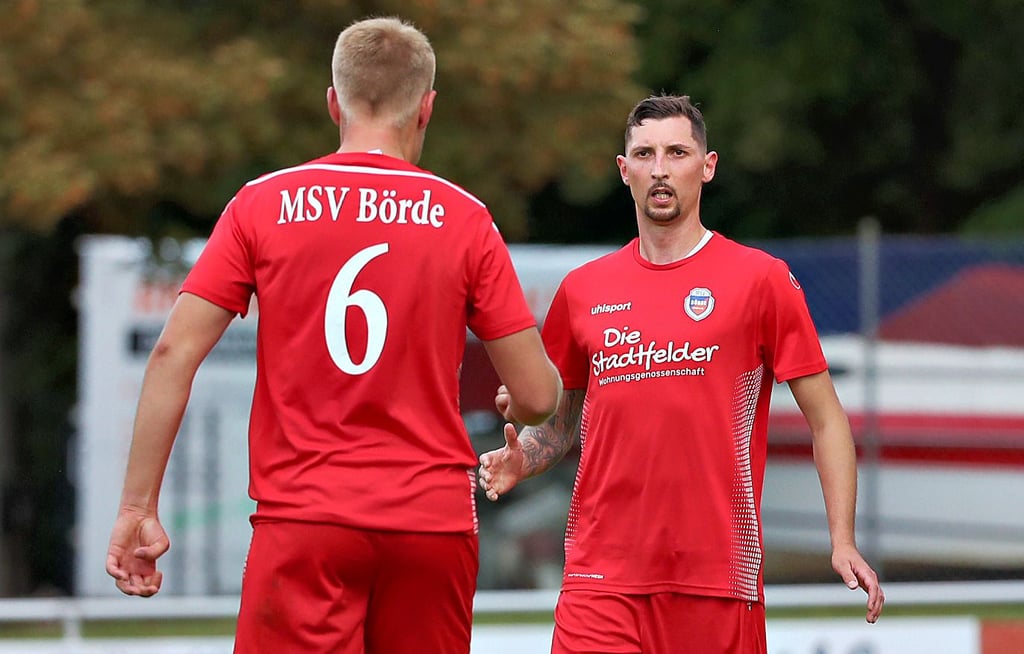 Benjamin Lohse (r.) und Jonas Heinemann wollen ihre gute Derby-Bilanz gegen Ottersleben fortsetzen.