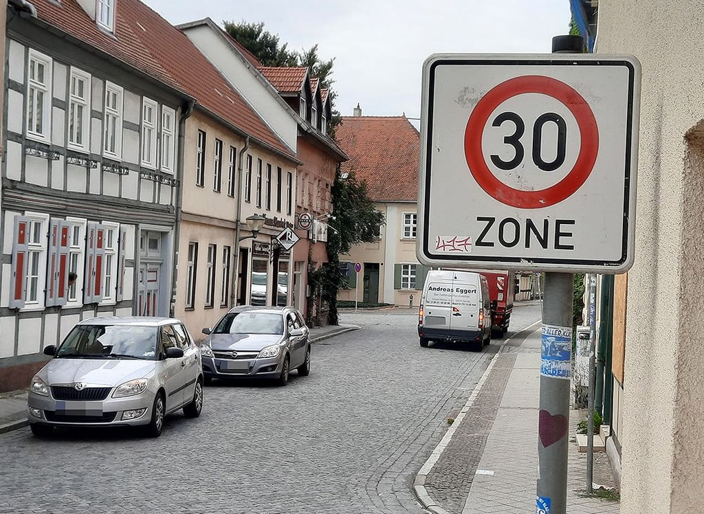 30er-Zone in der Brüderstraße: Gibt es die Geschwindigkeitsbegrenzung bald häufiger in Stendal?