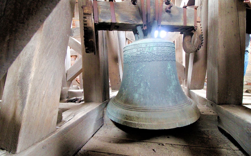 400 Jahre ist die Glocke alt, die in Großzöberitz hängt. Nach zehnjähriger Pause soll sie bald wieder ertönen.