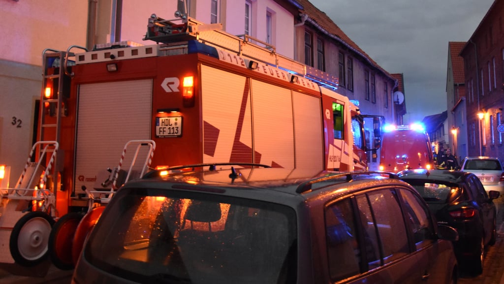 Die Haldensleber Feuerwehr wurde am Donnerstagabend zu einem vermeintlichen Brand in die Lange Straße gerufen.