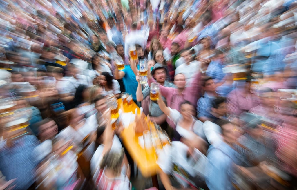 Party trotz Krisenzeit? Die Wiesn startet wieder nach zweijähriger Pause.