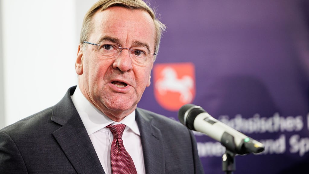 Boris Pistorius (SPD), Innenminister von Niedersachsen, spricht.