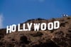 Der berühmte Schriftzug „Hollywood“ in den Hollywood Hills bekommt rechtzeitig vor seinem 100-jährigen Jubiläum noch einen frischen Anstrich.
