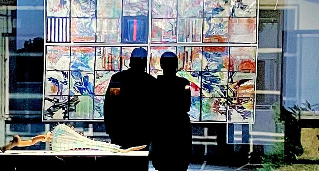 Die MKH-Biennale für zeitgenössische Kunst feiert Halbzeit. Im alten Stadtcafé wird zu Begegnung und Gespräch geladen.