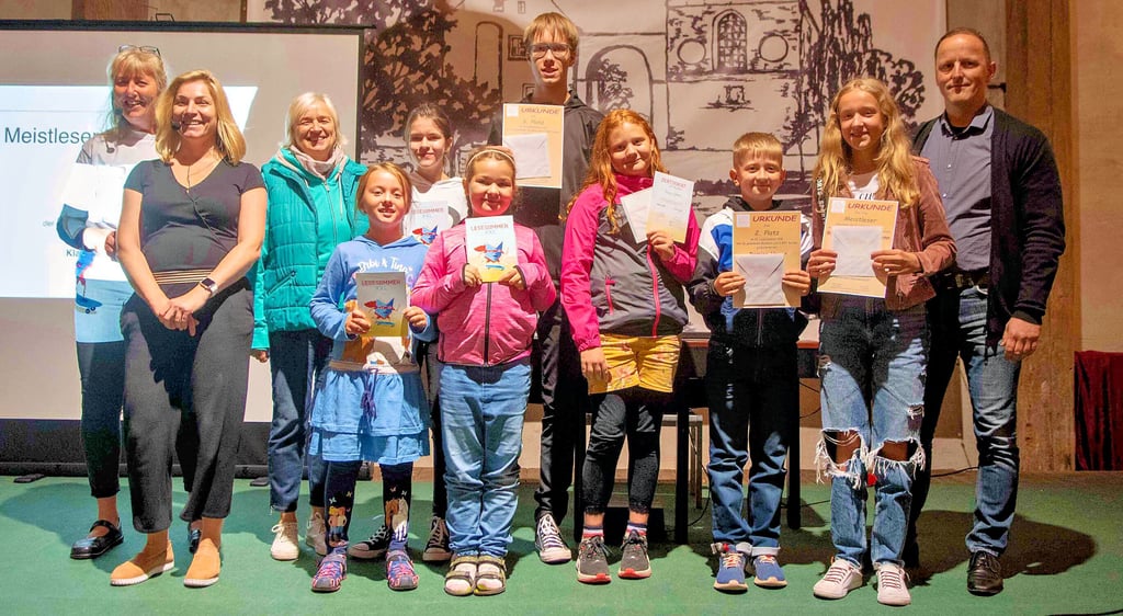Die Anmoderation der sechs Gewinner übernahmen Wolmirstedts Bürgermeisterin Marlies Cassuhn und Zielitz Bürgermeister Stefan Crackau. Am Wettbewerb hatten insgesamt 289 Jungen und Mädchen teilgenommen.