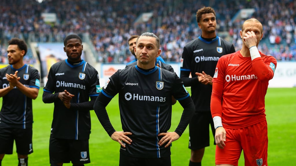 FCM-Star Baris Atik (vorne) verschoss im Ost-Derby bei Hansa Rostock einen Elfmeter.
