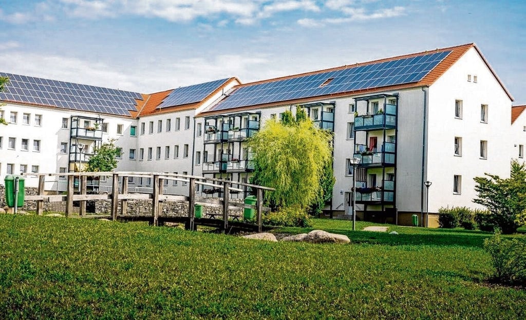 Die Wohnhäuser der Bergarbeitersiedlung verfügen über Photovoltaikanlagen.