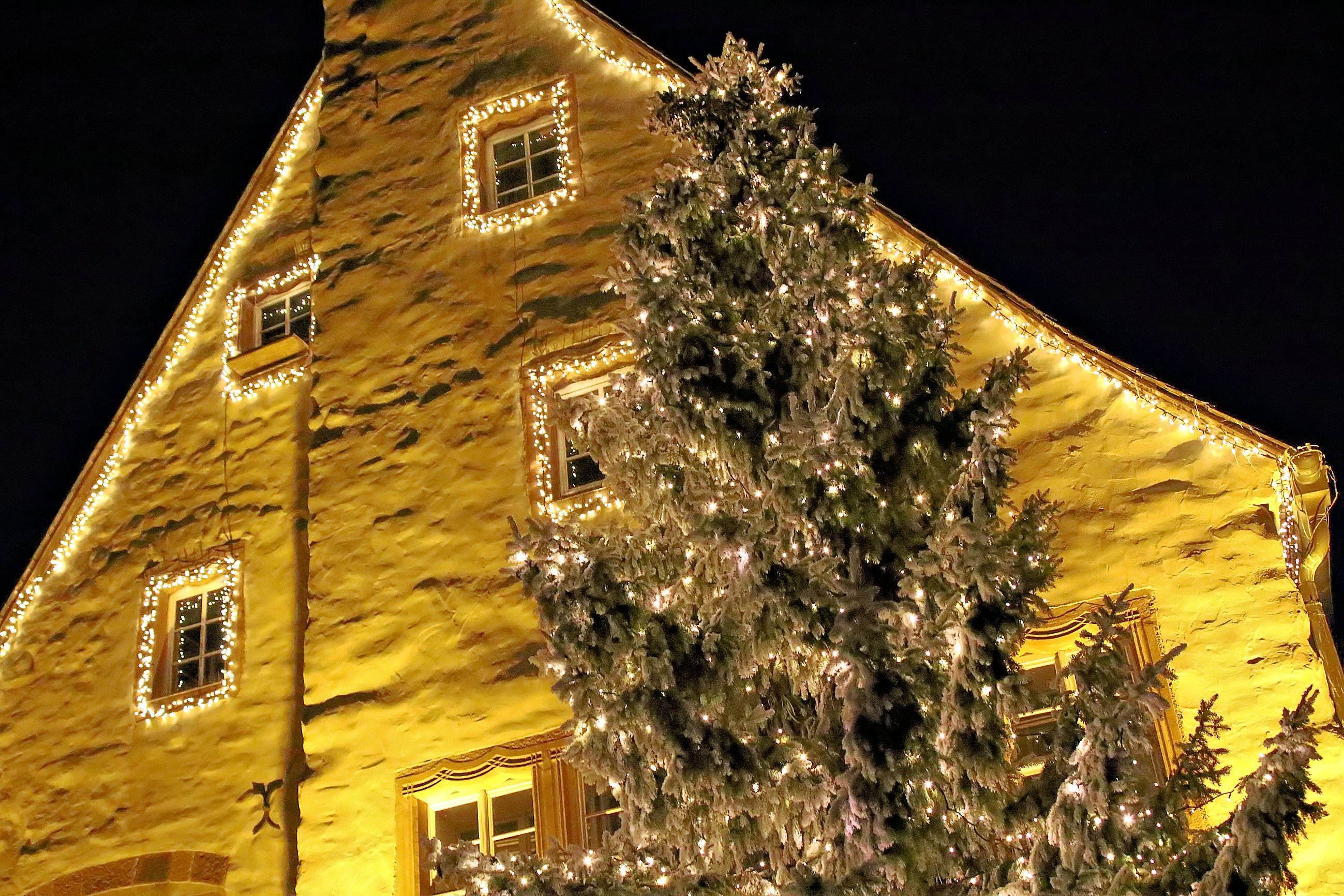 Energie Sparen: Weihnachtsbeleuchtung Ist Thema In Den Kommunen- Wie ...