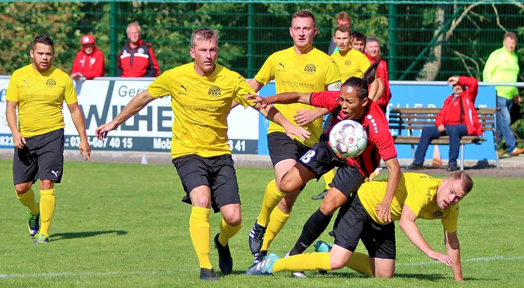 Immer wieder stoppte Stedten die Angriffe des SV Kelbra.