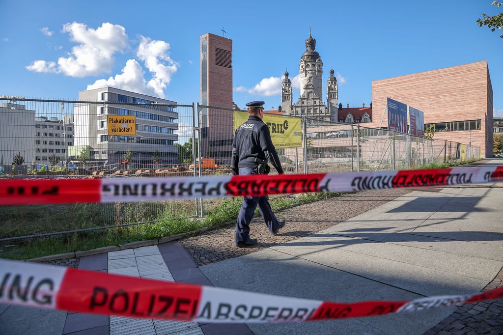 Am Vormittag wurde in Leipzig eine 100kg schwere Fliegerbombe aus dem Zweiten Weltkrieg gefunden. Zur Stunde wird ein Sperrkreis mit 600m Radius eingerichtet. Foto: Jan Woitas/