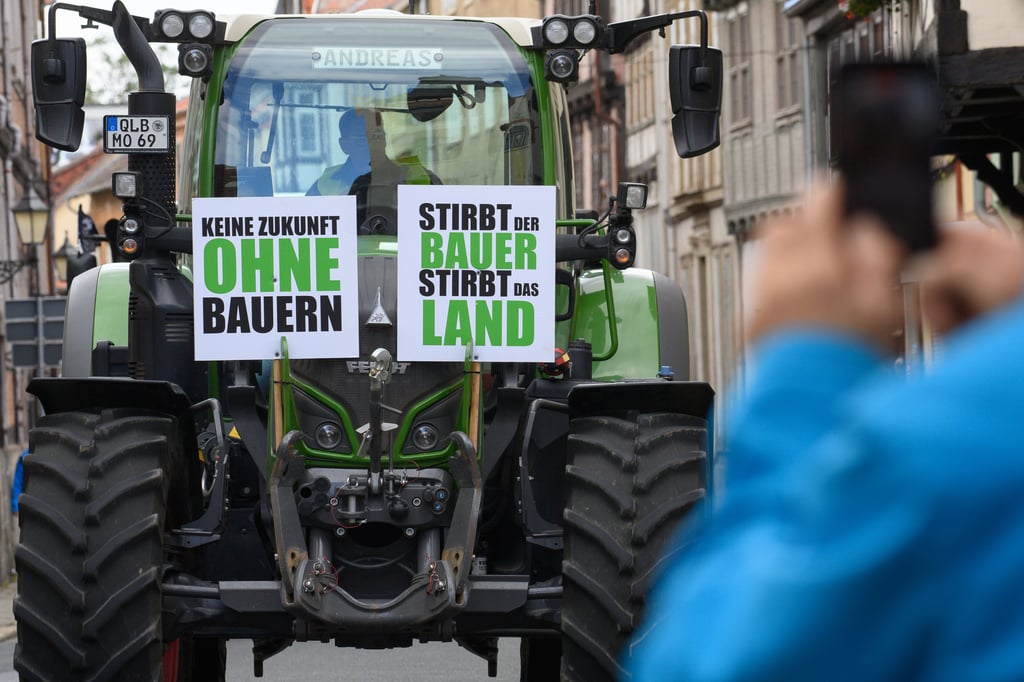 In Quedlinburg haben Landwirte demonstriert. Auch Wittenberger und Bauern aus dem Jessener Land waren dabei.