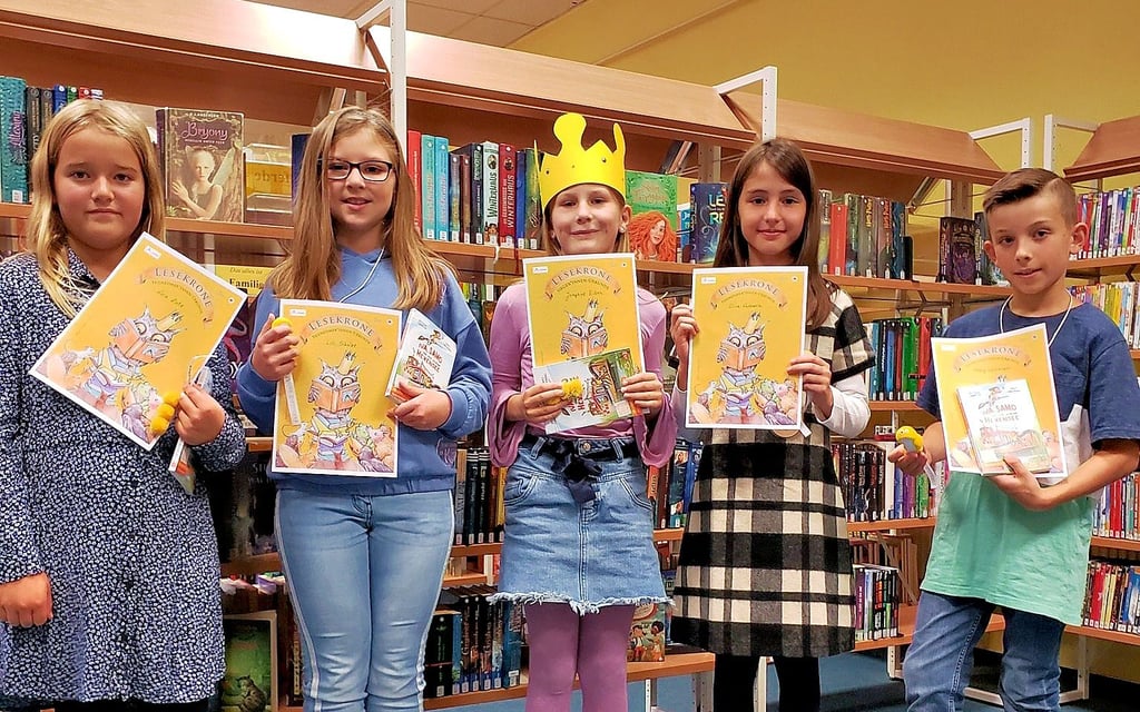 Die Sieger im Regionalwettbewerb "Lesekrone" in der Stadtbibliothek in Oschersleben.