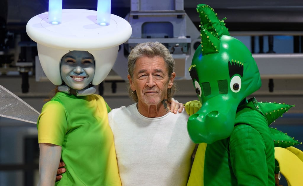 Sänger Peter Maffay (M) mit dem Glühwürmchen Lucy (l) und dem Drachen Tabaluga.