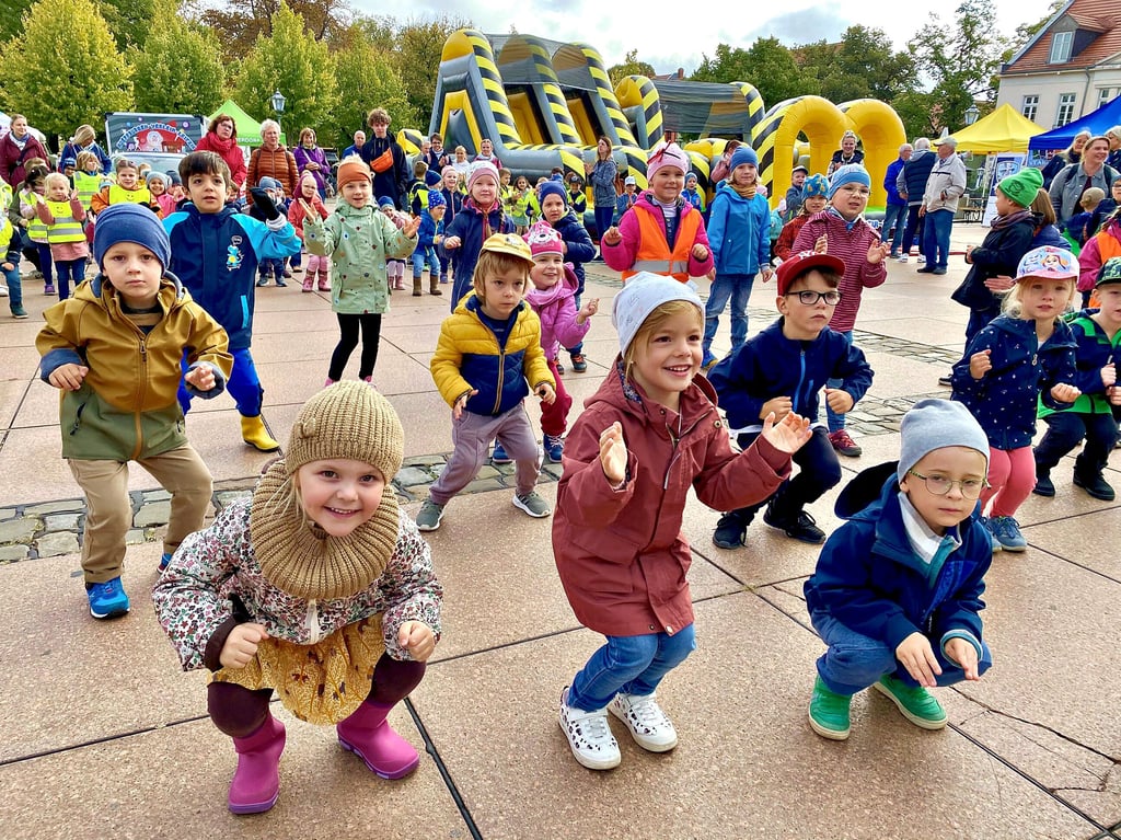 Bei der Kinder-Minidisko tanzten etliche Kindergartenkinder aus den Tagesstätten des Altkreises Bernburgs mit.