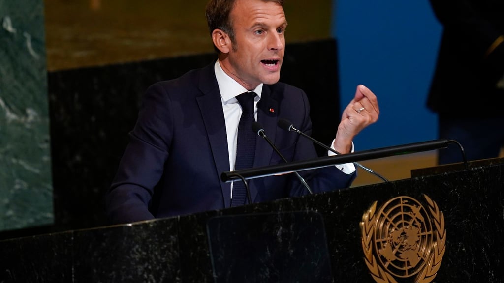 Frankreichs Präsident Emmanuel Macron spricht bei den Vereinten Nationen.